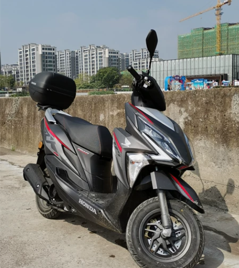 本田裂行125踏板车转让，2020年10月...