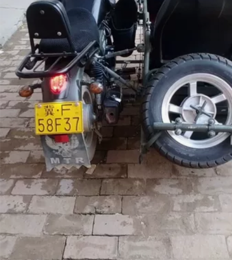 银钢迷你边三轮5000公里㎞公里数缓慢增加...