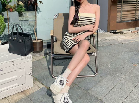 Heee何黑白条纹无袖针织抹胸连衣裙女夏季...