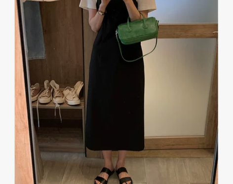 黑色吊带连衣裙女宽松显瘦2022年春新款法...