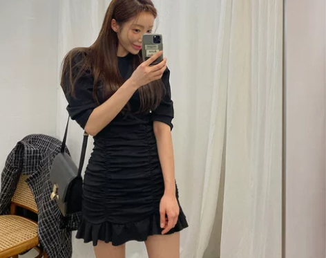[转卖]韩国代购黑色褶皱铅笔裙春装2020...
