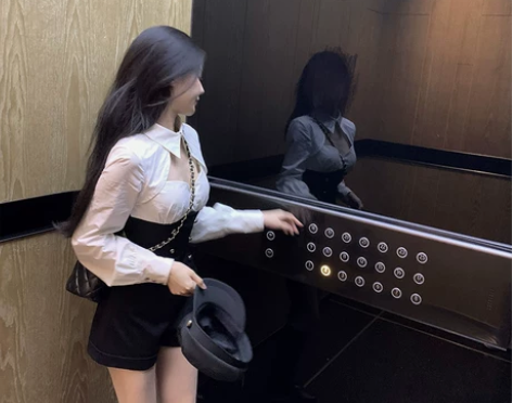 现货 性感衬衫连衣裙女秋设计感长袖紧身气质...