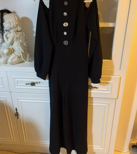 富家千金黑色露肩连体裤 全新试穿一次