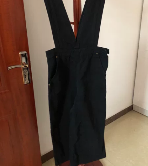 背带直筒九分裤，面料是牛仔的 拍下不退换，...