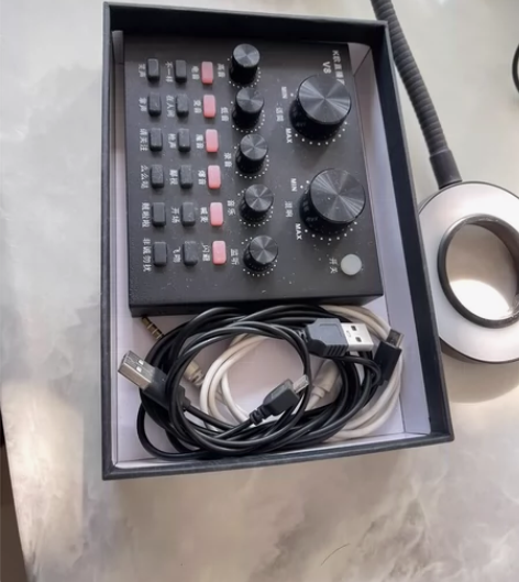 自用直播器材一套，高配带补光灯，除了耳机没...