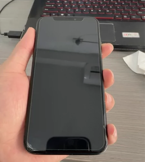 iPhone x，64g美版，黑色，屏幕裂...