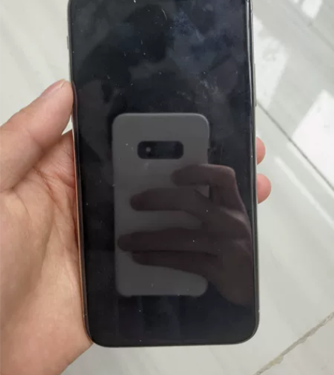 出美版iPhone x 256g成色还行，...