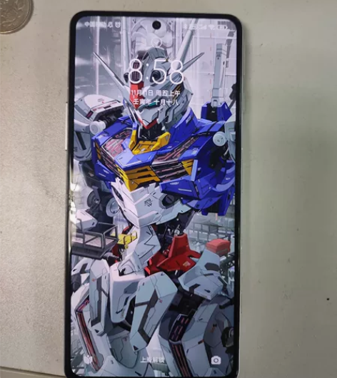 出一台红米k40游戏增强版，边框有磕碰，外...
