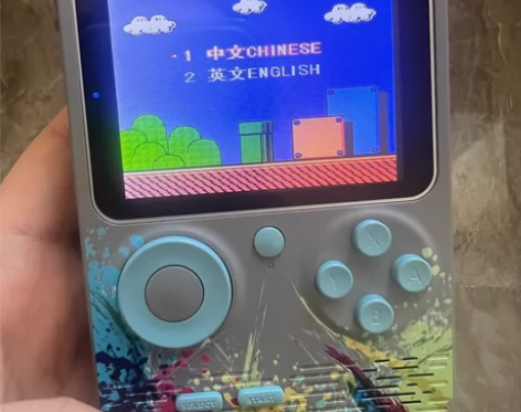 掌上怀旧游戏机 童年回忆 这个用的是锂电池...