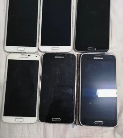 三星s5，2+16，屏幕完好，触摸正常，可...