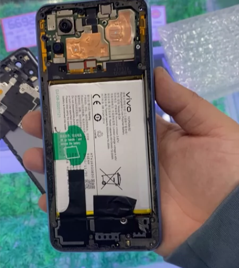 vivo  不知什么型号，废板 感兴趣的话...