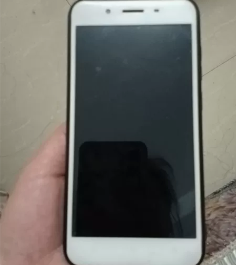 vivoy66i，摄像头坏了，屏幕钢化膜碎...