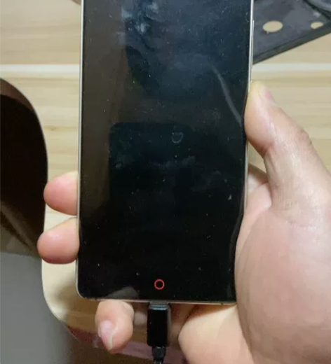 努比亚z11 黑金版 6+64g,手机是原...
