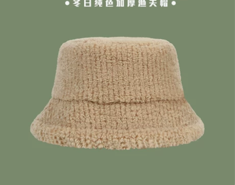 日系羊羔毛绒渔夫帽，全新没有戴过 感兴趣的...