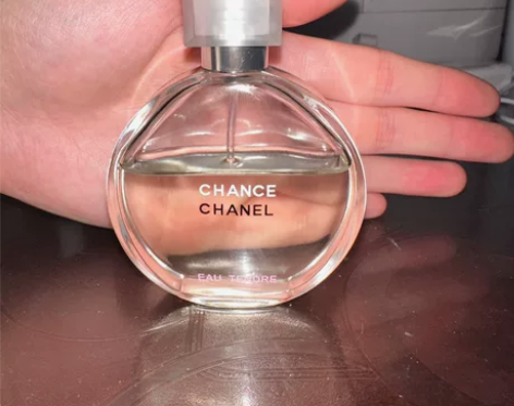 香奈儿粉邂逅香水 余量如图 正品保证 盒...