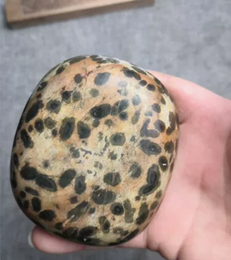 歙砚豹纹石窝窝砚8.8+7.1+2.3cm...