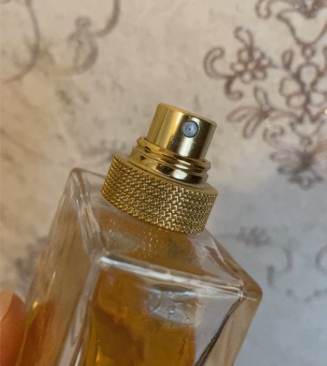 圣罗兰自由之水香水50毫升,余量如图,没有...