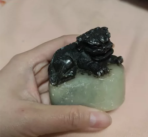 石狮子玉石镇纸，38元顺丰包邮出 感兴趣的...