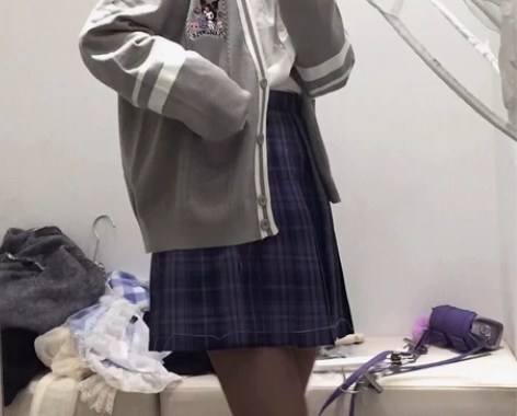 闲置jk裙 全新（线拆掉了）  实体店购买...