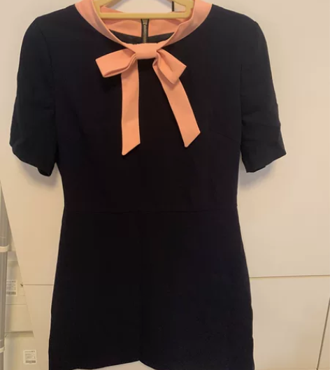 蝴蝶结连衣裙 拍照穿过一次 很新 适合穿s...