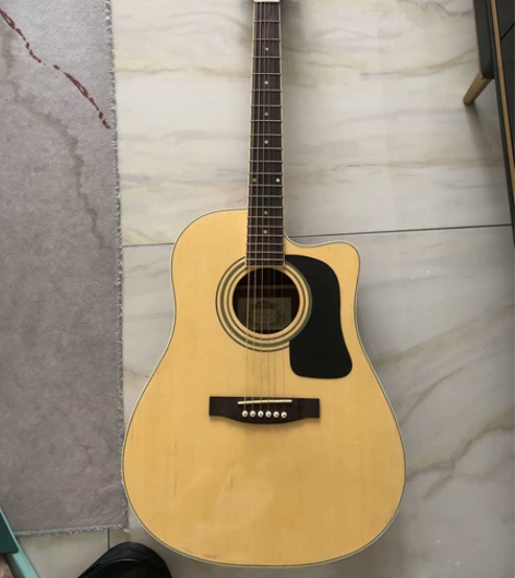 Washburn吉他出售！ 出售八成新吉他...