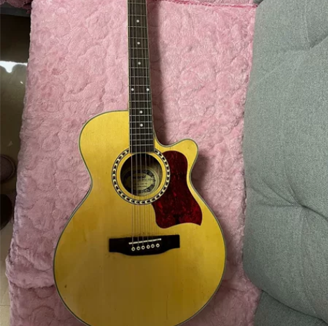 吉他七成新，小孩不用闲置，仅限自提。 感兴...