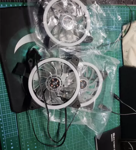 自用电脑拆机，机箱散热12CM散热风扇RG...