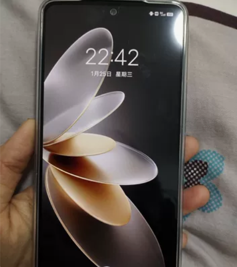 Vivo S16e 全新出特价 本人1.2...