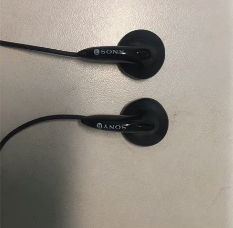 索尼MDR一E805耳机原装正品，几乎金新...