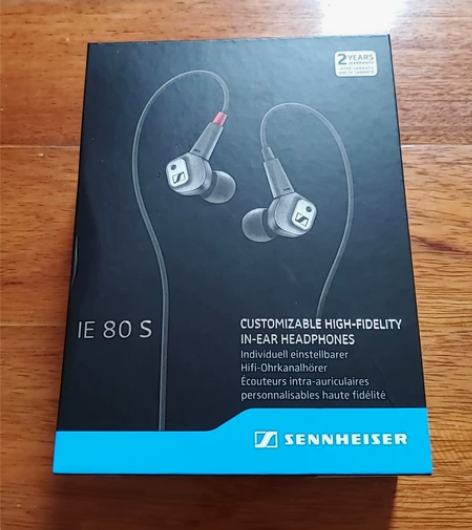 IE80S，整体9.5新。正品。配件全。送...