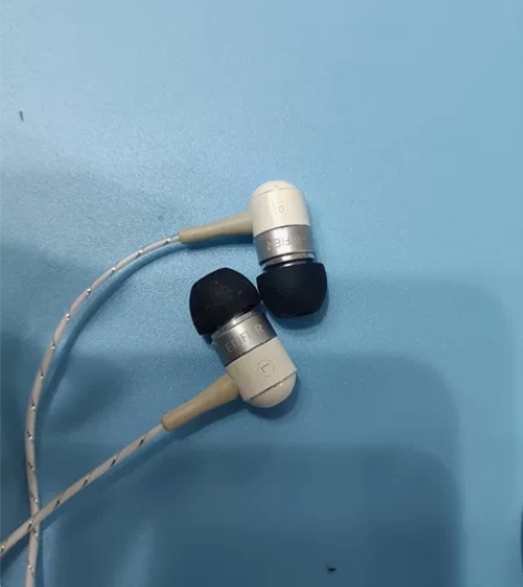 正品丰达粉点单元耳机，网上单买一对单元都要...