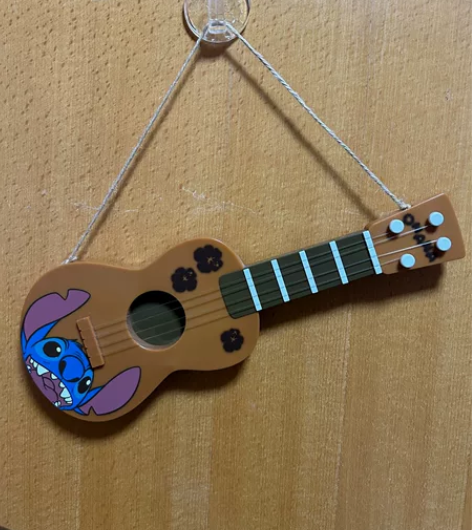 迪士尼史迪仔尤克里里，全新有盒 感兴趣的话...