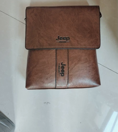 新款JEEP吉普翻盖男单肩包复古休闲真皮质...