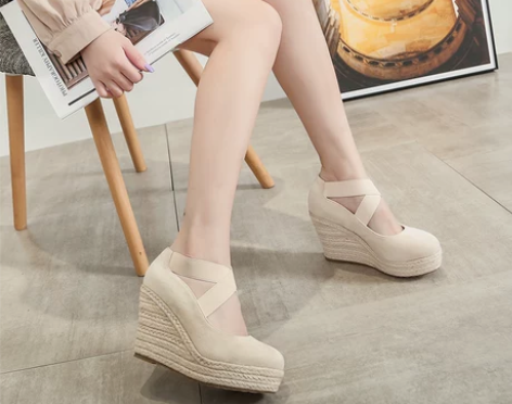 2022新款春秋季圆头时尚百搭厚底草编高跟...