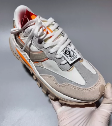 李宁 女式方圆 EVO 跑鞋 乳白/雾杏配...