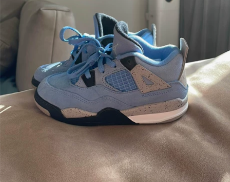 儿童乔丹27码 仅在家上脚一次 感兴趣的话...