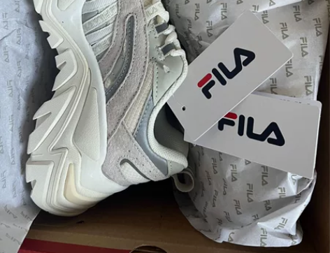 Fila鱼刺鞋,奶白灰韩版,240码,还有...