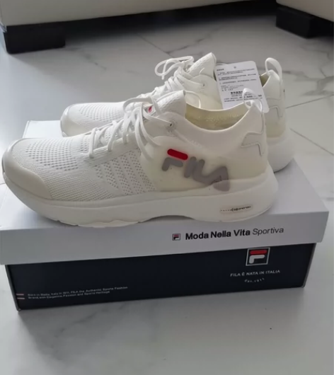 FILA斐乐女子跑步鞋 货号A12W112...