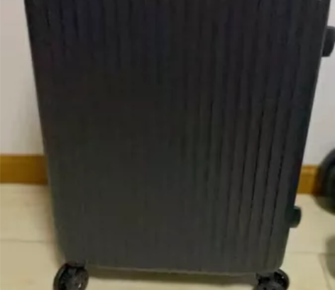 公司礼品，闲置两个24寸高档行李箱，密码拉...