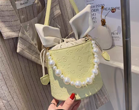 转卖天彩翼飞 女士包 感兴趣的话点“我想要...