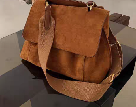 转卖配大衣邮差大包包女2022就行新款潮冬...