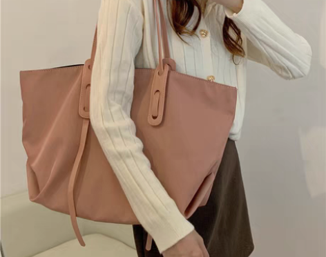 转卖包包2021新款潮尼龙腋下包防水手提包...