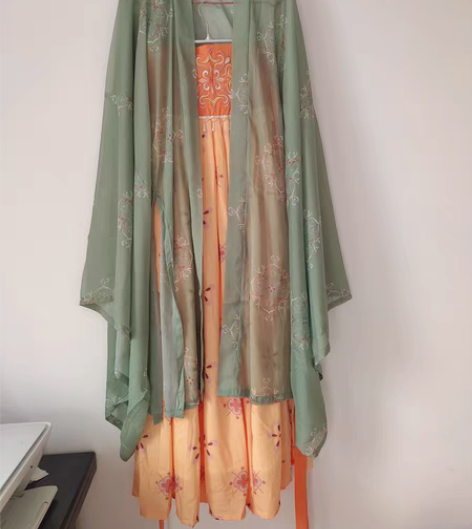 包邮清衣柜啦～～～～～桔屿大袖m码全新不带...