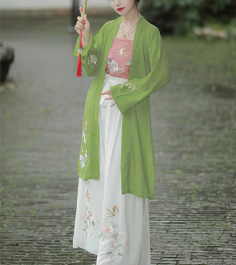 包邮妃亦坊宋制汉服 出图上的绿色褙子，s码...