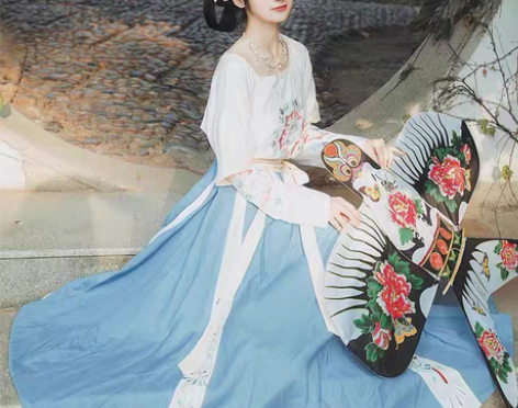 转卖艺缕原创坦领汉服女6米摆全新  不包邮...