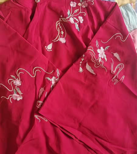 包邮明制汉服酒红色上袄厚款，绣花特别美腻，...