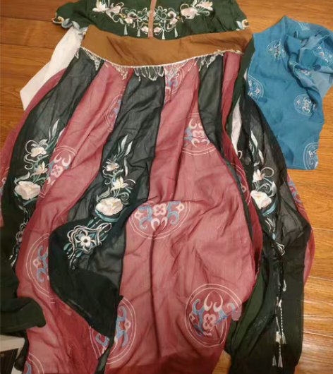 耀春原创汉服女正品花瑶 嗨嗨！ 买了只穿过...