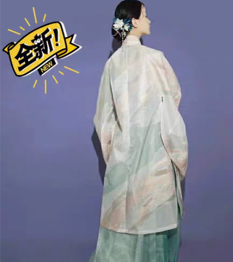 包邮熠耀白云长衫,s码,全新,本人脖围33...