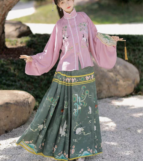 鹤别空山 珍缕旗舰店 绝版马面裙 在朋友那...