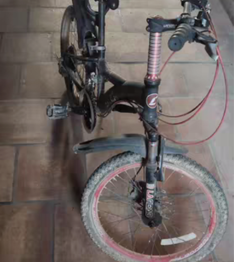 转卖搬家了出手一辆，使用痕迹明显，大件，外...